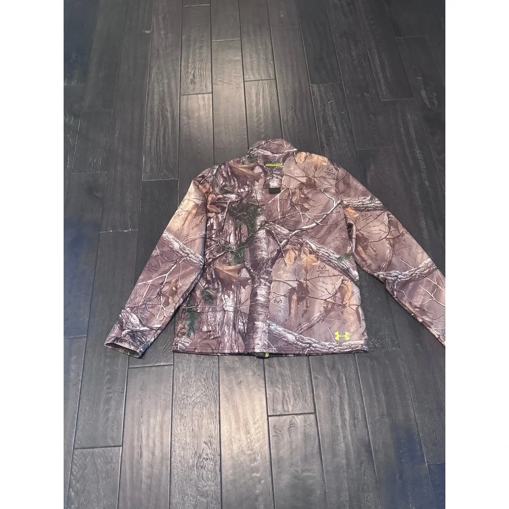 Under Armour Resal Tree Jacket, men's size large, camo scent lock